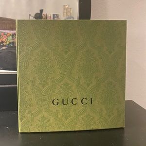 small gucci gift box